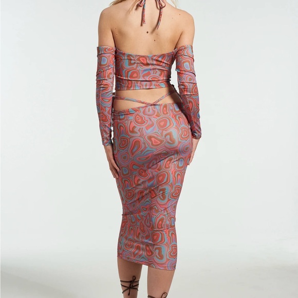 Milk it 2 piece outfit - Picture 4 of 12